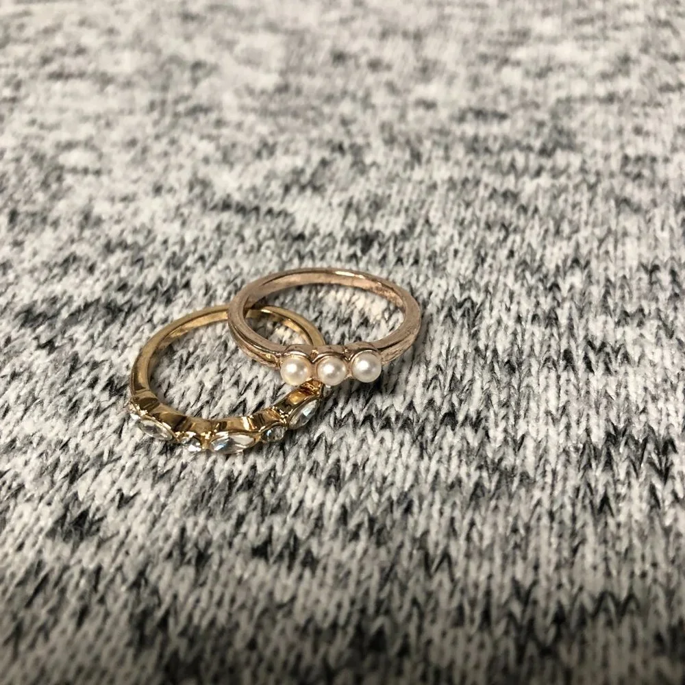 Gold Plated Pearl & Cubic Zirconia Rings Set of 2 - Picture 6 of 7